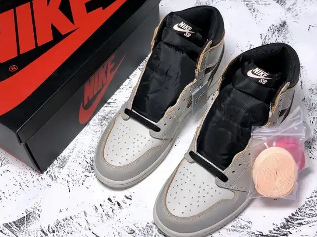 1 Light SB x High Nike CD6578-006 Air OG Jordan Bone 0526